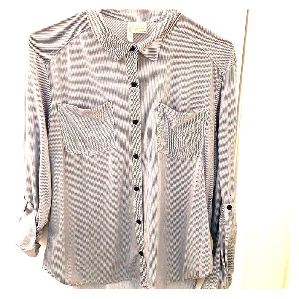 Long sleeve pinned stripe shirt.